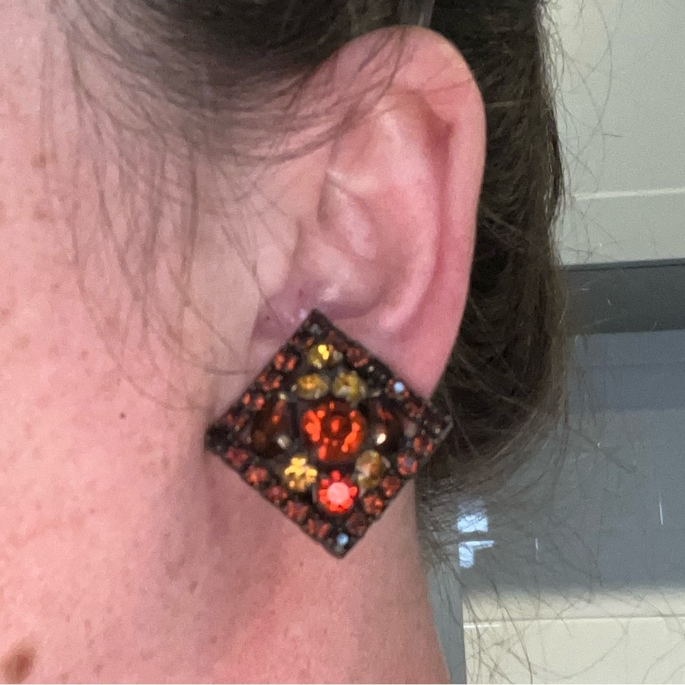 Vintage Weiss 1950s Amber Rhinestone Square Clip On Earrings - Picture 11 of 11